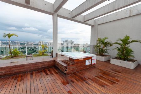 Studio para alugar com 33m², 1 quarto e 1 vaga Studio para alugar com 33m², 1 quarto e 1 vagaÁrea comum - Jacuzzi Roof top