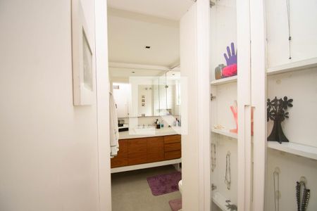 Apartamento à venda com 219m², 3 quartos e 1 vaga