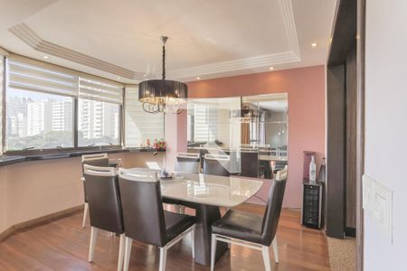 Apartamento à venda com 198m², 4 quartos e 3 vagas