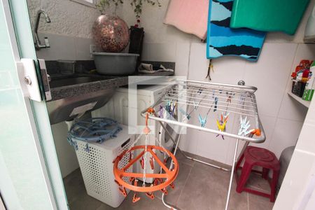 Casa de condomínio à venda com 180m², 3 quartos e 2 vagasÁrea de Serviço