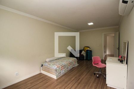 Casa de condomínio à venda com 180m², 3 quartos e 2 vagasSuíte 2