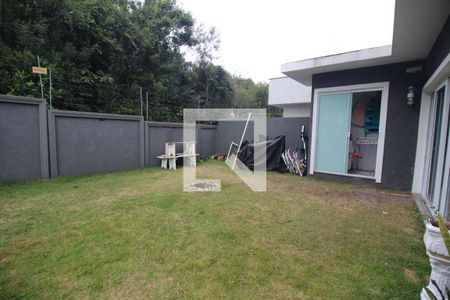 Casa de condomínio à venda com 180m², 3 quartos e 2 vagasQuintal