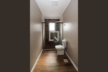 Casa de condomínio à venda com 180m², 3 quartos e 2 vagasBanheiro da Suíte 2