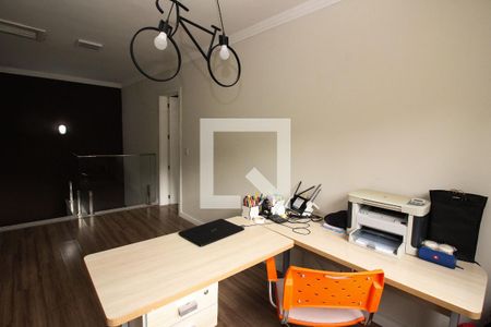 Casa de condomínio à venda com 180m², 3 quartos e 2 vagasEscritório