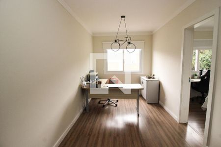 Casa de condomínio à venda com 180m², 3 quartos e 2 vagasEscritório