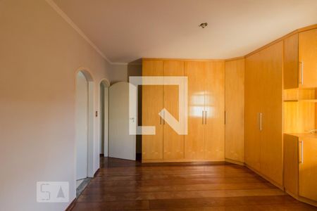 Casa à venda com 226m², 3 quartos e 5 vagas