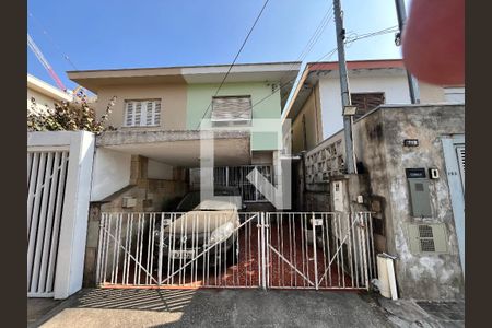Casa à venda com 80m², 2 quartos e 2 vagasFachada