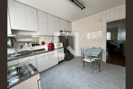 Casa à venda com 80m², 2 quartos e 2 vagasCozinha