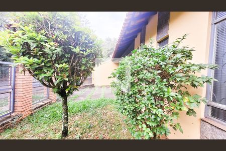 Casa à venda com 130m², 3 quartos e 4 vagas Casa à venda com 130m², 3 quartos e 4 vagasJardim