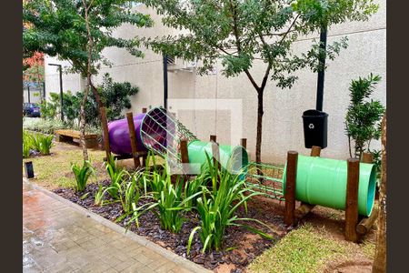 Apartamento para alugar com 55m², 2 quartos e 1 vaga Apartamento para alugar com 55m², 2 quartos e 1 vagaÁrea comum - Playground