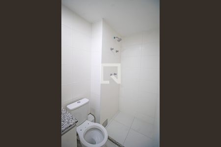 Apartamento para alugar com 55m², 2 quartos e 1 vaga Apartamento para alugar com 55m², 2 quartos e 1 vagaBanheiro da Suíte