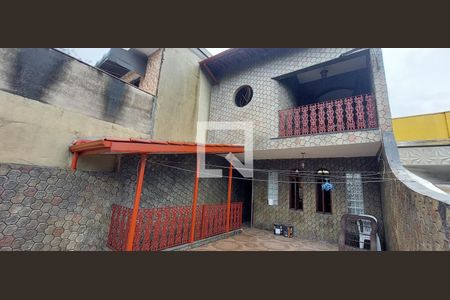 Casa à venda com 201m², 3 quartos e 2 vagas Casa à venda com 201m², 3 quartos e 2 vagasVaranda