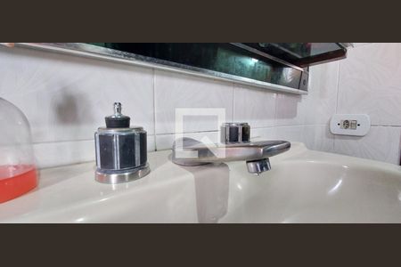 Casa à venda com 201m², 3 quartos e 2 vagas Casa à venda com 201m², 3 quartos e 2 vagasBanheiro Quarto 1 suíte