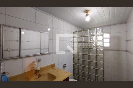 Casa à venda com 111m², 2 quartos e 2 vagas Casa à venda com 111m², 2 quartos e 2 vagasBanheiro