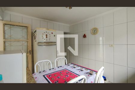 Casa à venda com 111m², 2 quartos e 2 vagas Casa à venda com 111m², 2 quartos e 2 vagasCozinha