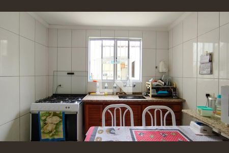 Casa à venda com 111m², 2 quartos e 2 vagas Casa à venda com 111m², 2 quartos e 2 vagasCozinha