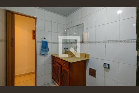 Casa à venda com 111m², 2 quartos e 2 vagas Casa à venda com 111m², 2 quartos e 2 vagasBanheiro