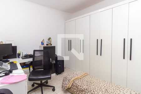 Casa à venda com 350m², 2 quartos e 1 vagaQuarto