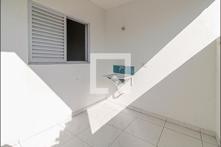 Casa para alugar com 40m², 1 quarto e sem vaga Casa para alugar com 40m², 1 quarto e sem vagasacada e área de serviço compartilhadas_2