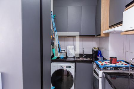 Cozinha de apartamento para alugar com 2 quartos, 34m² em Vila Pierina, São Paulo
