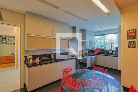 Apartamento à venda com 201m², 4 quartos e 3 vagasCozinha