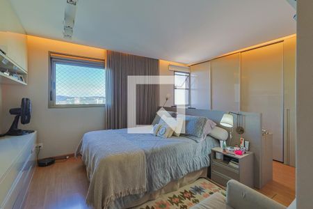 Apartamento à venda com 201m², 4 quartos e 3 vagasQuarto 3