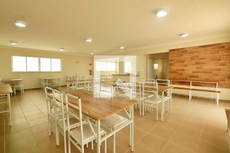 Apartamento para alugar com 50m², 2 quartos e 1 vaga Apartamento para alugar com 50m², 2 quartos e 1 vagaÁrea comum - Salão de festas