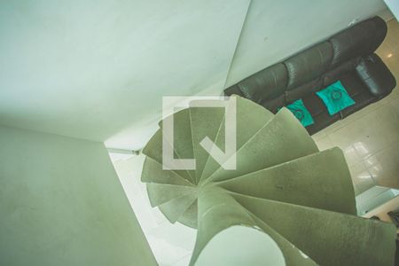 Apartamento à venda com 168m², 3 quartos e 2 vagasEscadas - Piso superior