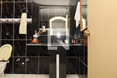 Casa à venda com 440m², 4 quartos e 4 vagasBanheiro