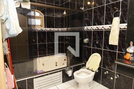 Casa à venda com 440m², 4 quartos e 4 vagasBanheiro