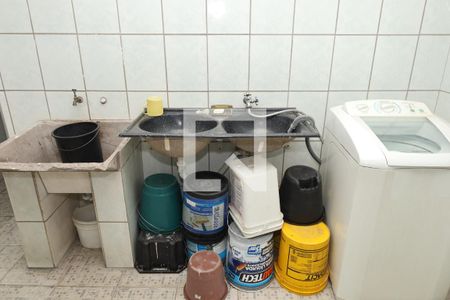 Casa à venda com 440m², 4 quartos e 4 vagasLavanderia 