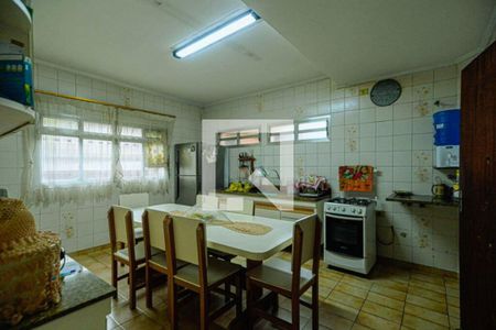 Casa à venda com 270m², 3 quartos e 4 vagas