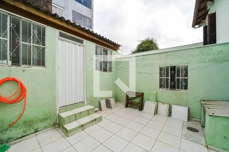 Pátio de casa para alugar com 4 quartos, 234m² em Vila Jardim, Porto Alegre