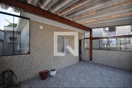 Casa à venda com 75m², 2 quartos e 2 vagasVaranda
