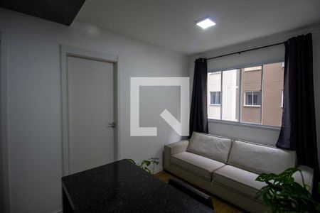 Sala de apartamento para alugar com 2 quartos, 34m² em Guaianazes, São Paulo