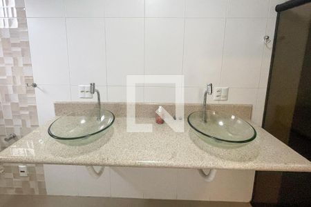 Apartamento à venda com 160m², 3 quartos e 3 vagasBanheiro da Suíte