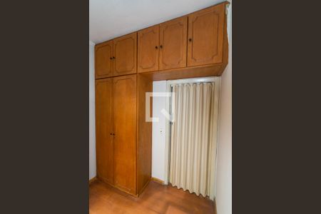 Casa à venda com 180m², 3 quartos e 1 vaga Casa à venda com 180m², 3 quartos e 1 vagaQuarto 1 - Armários