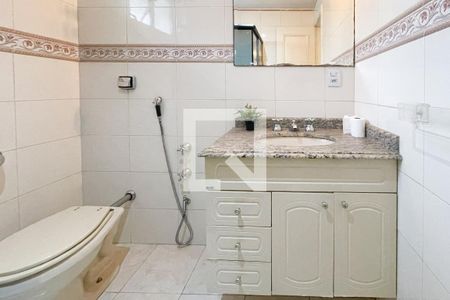 Apartamento à venda com 156m², 3 quartos e 2 vagas Apartamento à venda com 156m², 3 quartos e 2 vagasBanheiro da Suíte