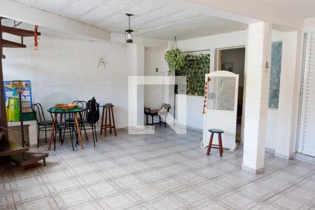 Casa à venda com 154m², 4 quartos e 2 vagasGaragem