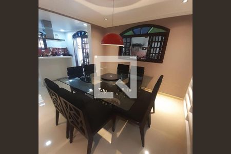 Casa à venda com 120m², 3 quartos e 3 vagas