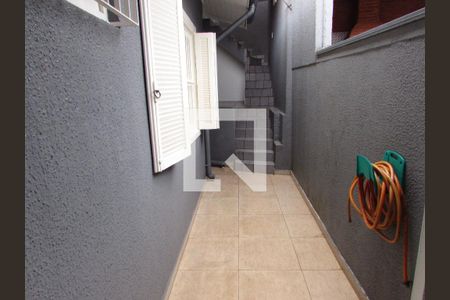 Casa para alugar com 120m², 2 quartos e 2 vagasCorredor