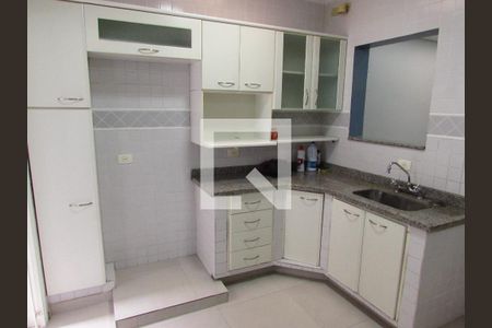 Casa para alugar com 120m², 2 quartos e 2 vagasCozinha