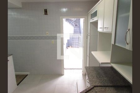Casa para alugar com 120m², 2 quartos e 2 vagasCozinha