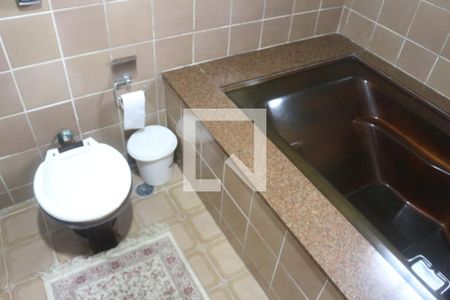 Casa para alugar com 280m², 3 quartos e 3 vagasBanheiro da Suíte 1