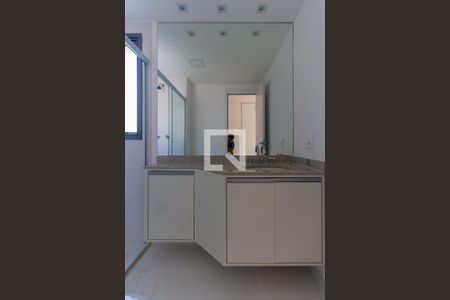 Apartamento à venda com 89m², 2 quartos e 2 vagas Apartamento à venda com 89m², 2 quartos e 2 vagasBanheiro da Suíte 1