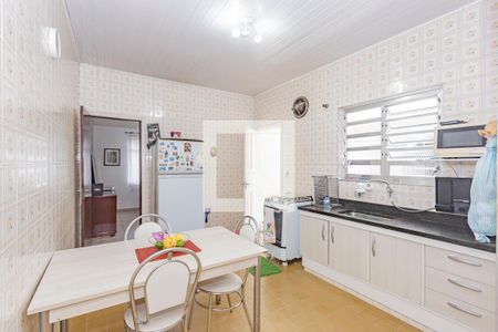 Casa à venda com 200m², 3 quartos e 6 vagas