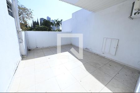 Casa para alugar com 400m², 4 quartos e 4 vagas Casa para alugar com 400m², 4 quartos e 4 vagasQuintal