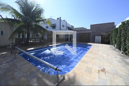 Casa para alugar com 400m², 4 quartos e 4 vagas Casa para alugar com 400m², 4 quartos e 4 vagasQuintal