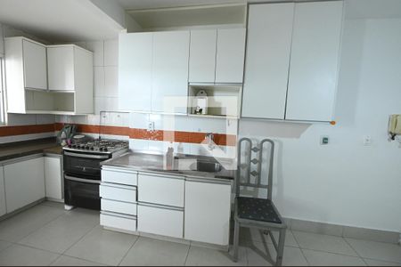 Casa para alugar com 400m², 4 quartos e 4 vagas Casa para alugar com 400m², 4 quartos e 4 vagasCozinha