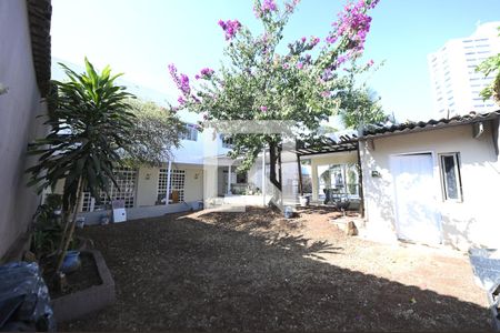 Casa para alugar com 400m², 4 quartos e 4 vagas Casa para alugar com 400m², 4 quartos e 4 vagasQuintal